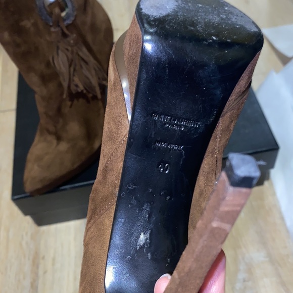 Beautiful Saint Laurent bootie worn several times. In excellent condition. - Picture 2 of 3